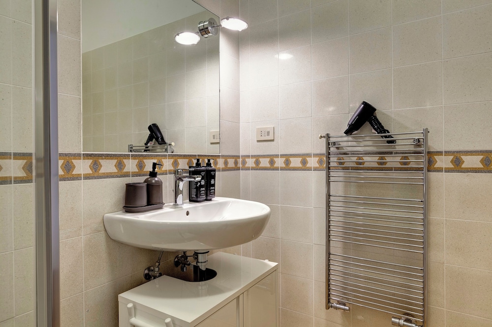 Nerone Apartment by Mamo Florence