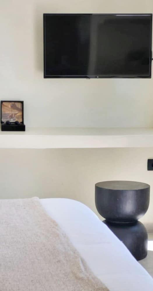 MAEVA Santorini Suites