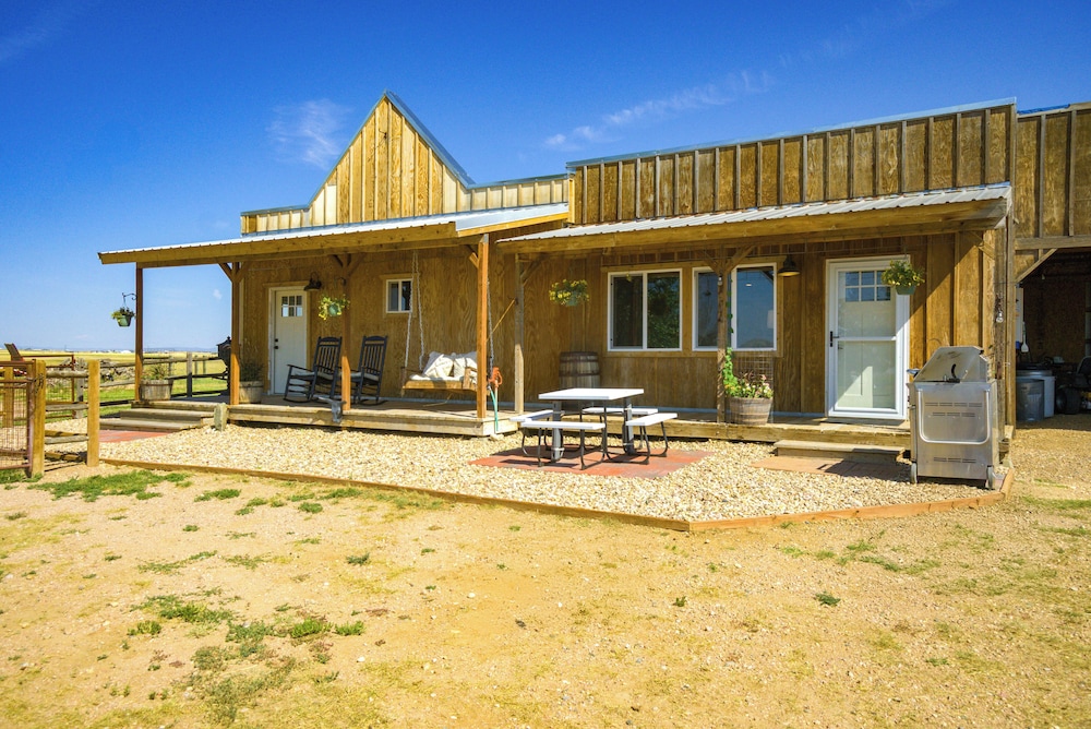 Yak Ranch w/ Mountain Views, Near Wellington!