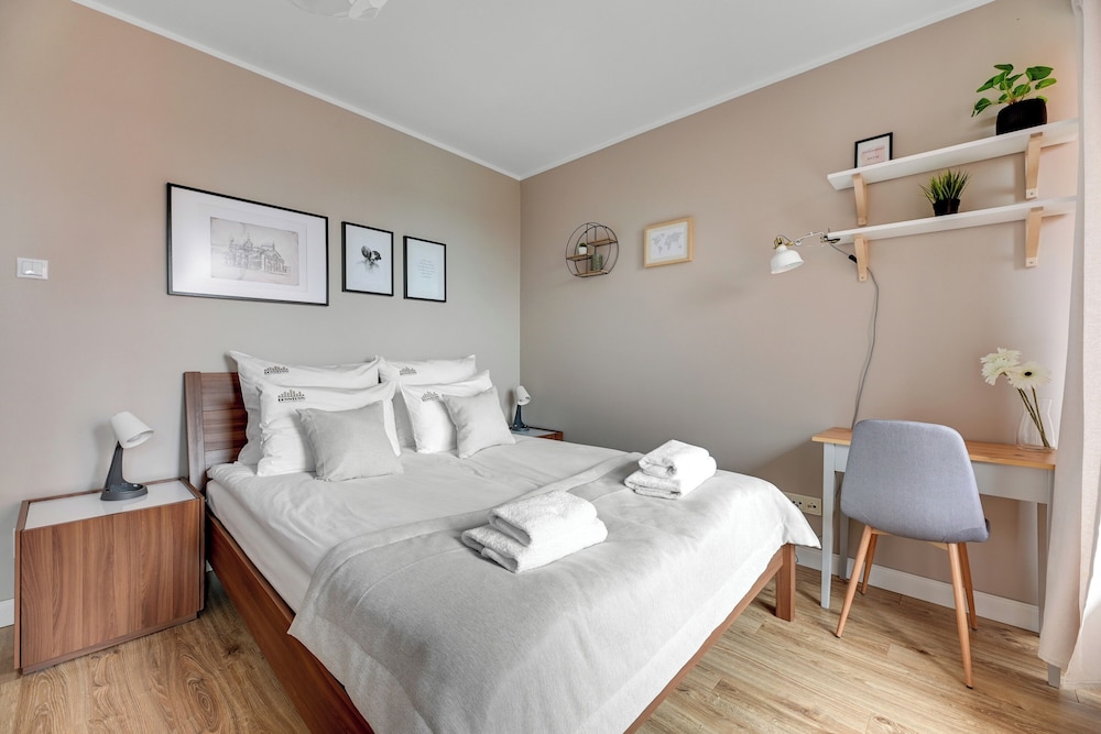 Aura - Riverside & Parking by Downtown Apartments