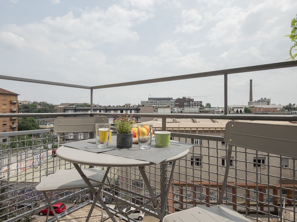 Spinoza - Modern 1 br With Balcony Steps From Piola