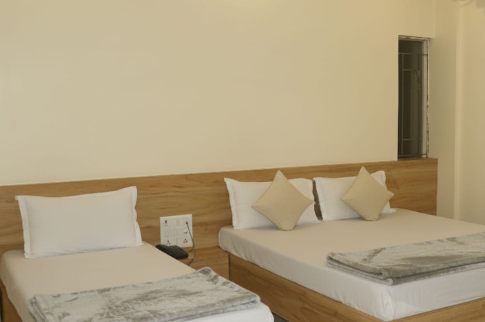 Hotel Radhika