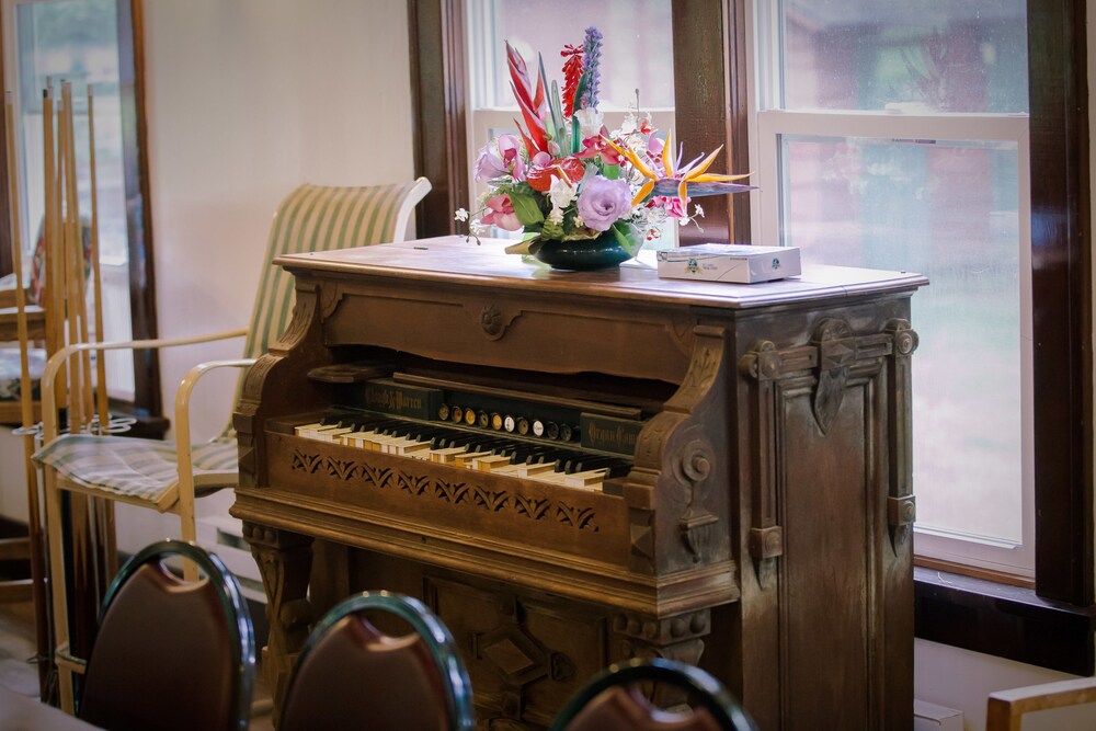 Birchcliff Resort