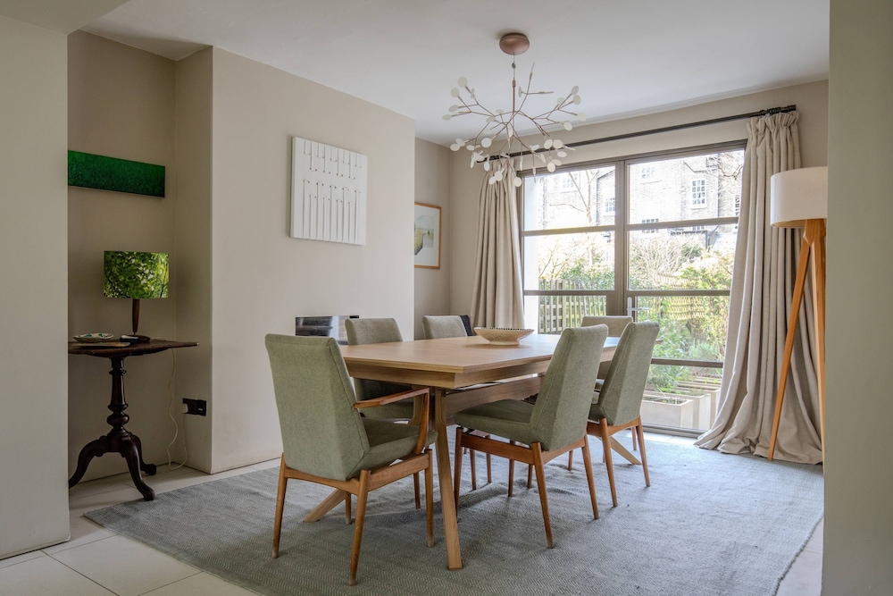 Hemingford Road IV by Onefinestay