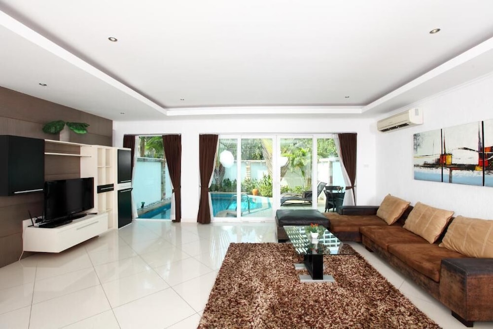 Wongamat Pool Villas By Pattaya Sunny Rentals
