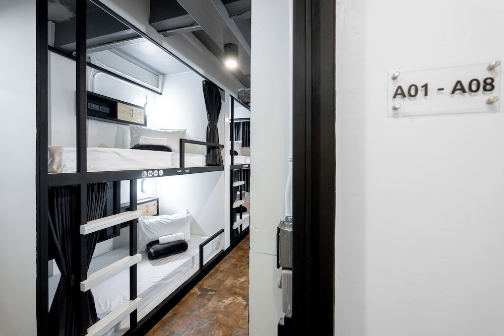 Vibes Hostel Bangkok