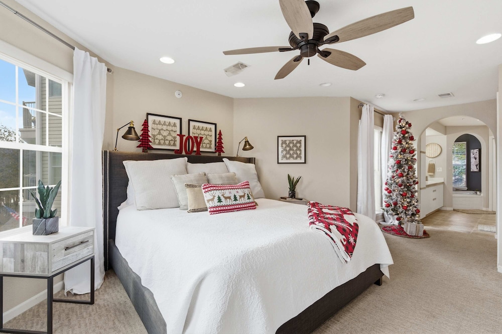 The Ozark Getaway Stay for 6