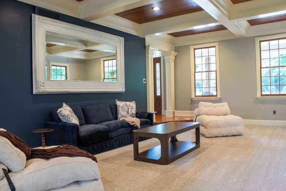 Creekside Haven With Dock Scenic Views