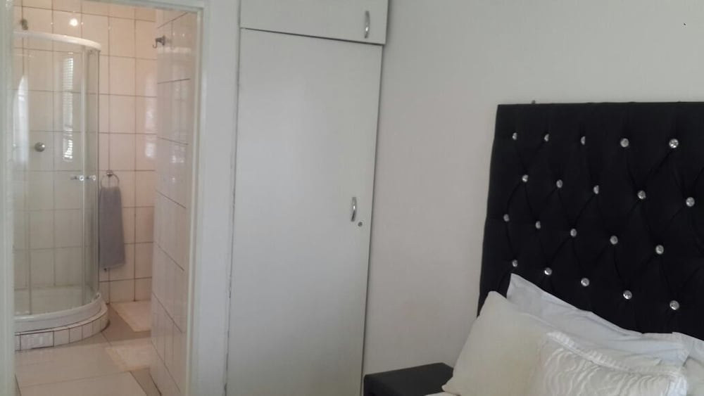 Bogadi B&B
