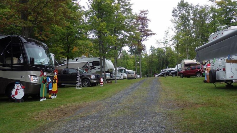 Camping Mystic