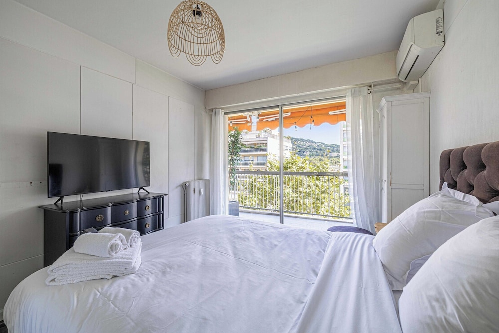 Modern Apt 1bd/4p With Large Balcony - Cannes view 2