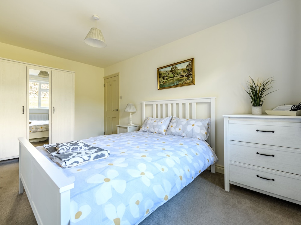 2 Orchard Leigh view 4