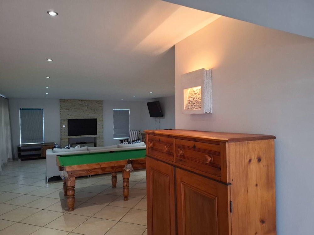 Oosiesrus - Charming Langebaan Villa With Garden View