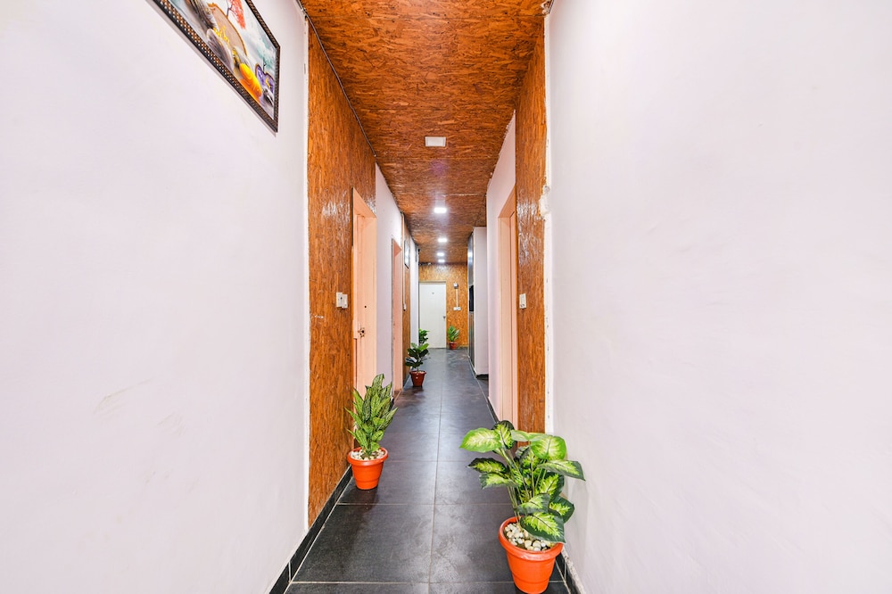 FabHotel The White Orchid