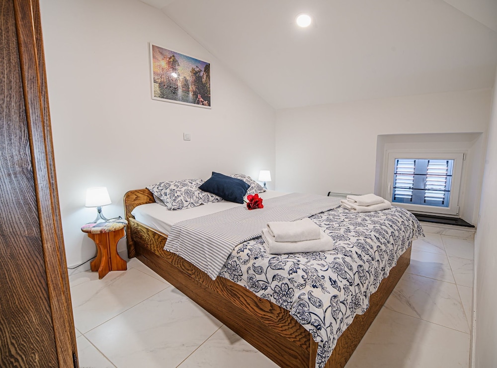 Sleek and Stylish Umag Apartments With Sea View