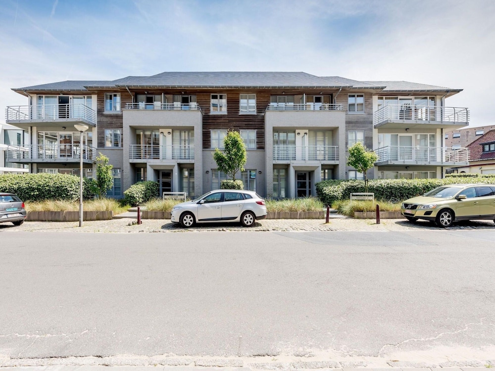 Apartment in St-idesbald Near the Sea