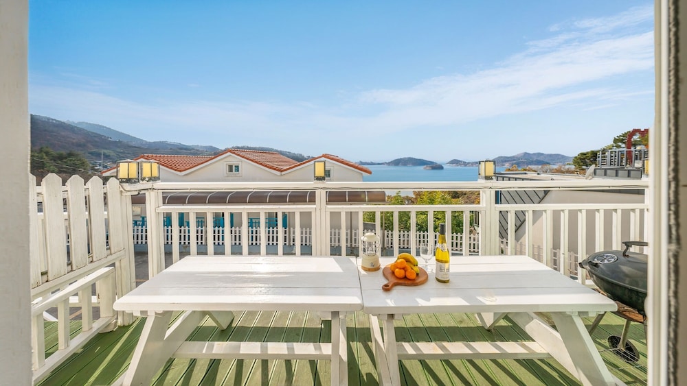 Yeosu Grace Family Pension