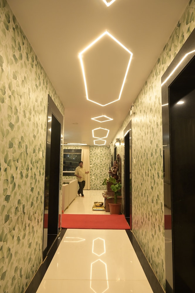 Hotel SLR Grand Haven