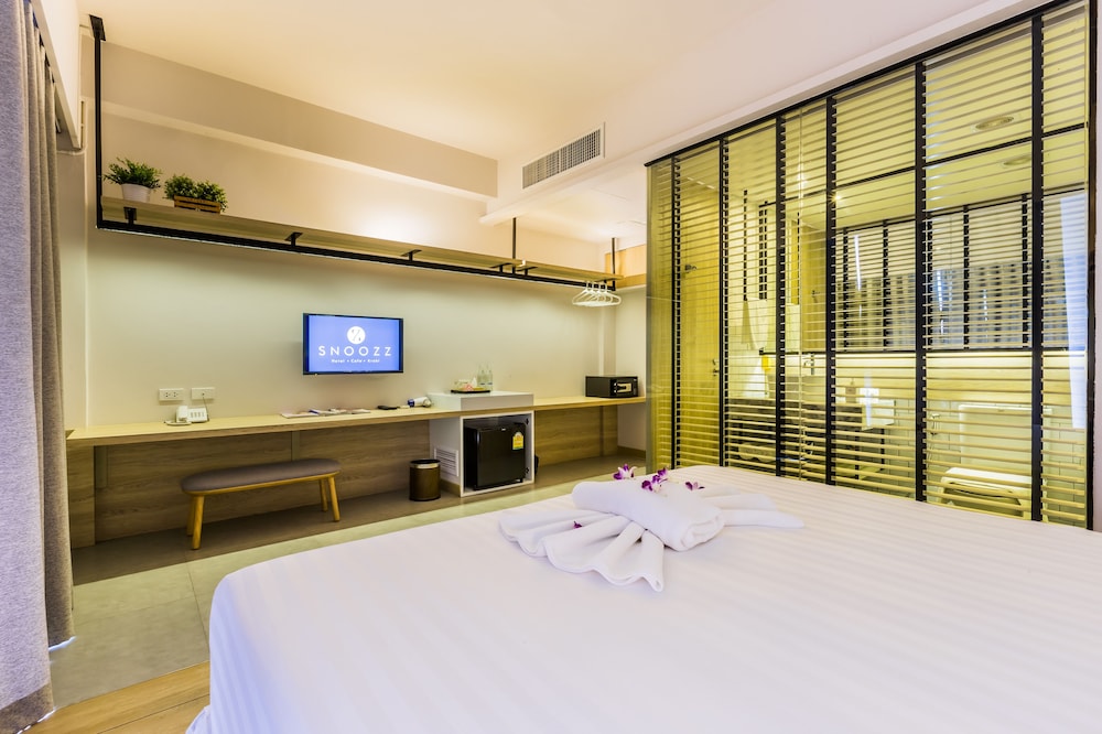 Snoozz Hotel - Hostel
