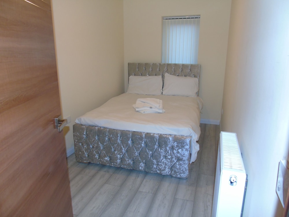 Lovely 1-bed Apartment in Bolton view 4