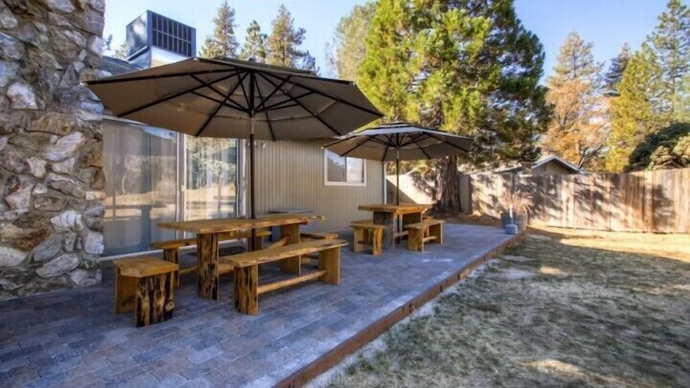 Scenic Wonders Lazy Bear Lodge 4 Bedroom view 4