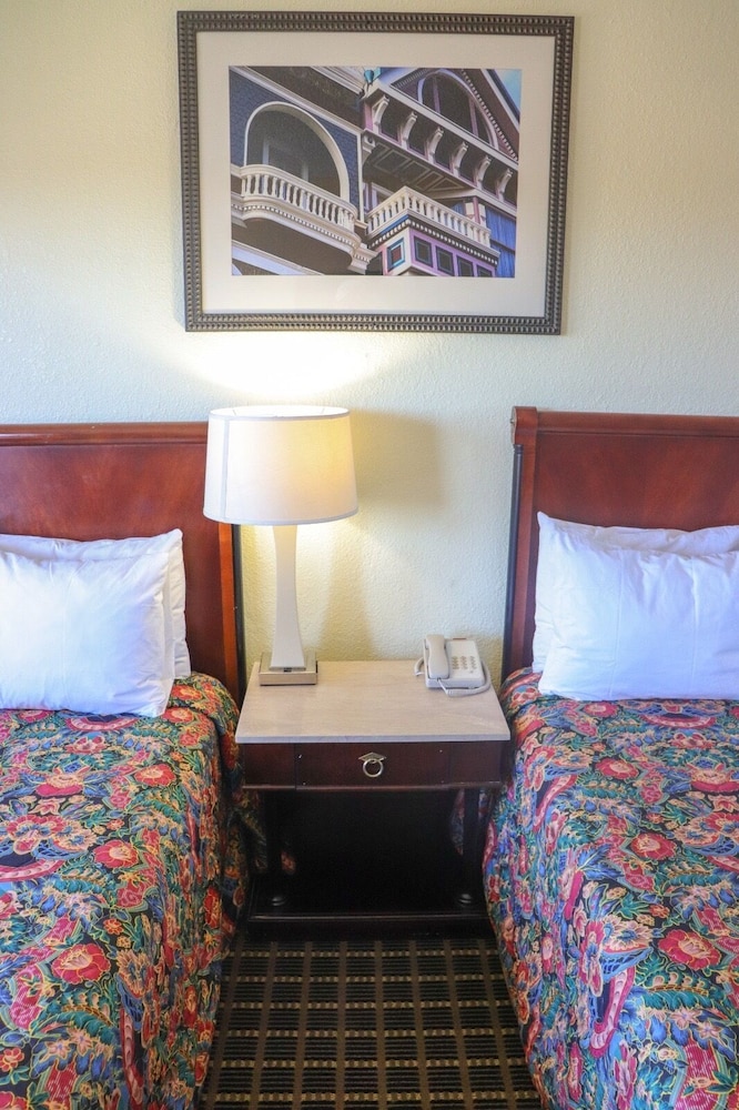 Vallejo Vacations - Motel 7 - Property Image 31