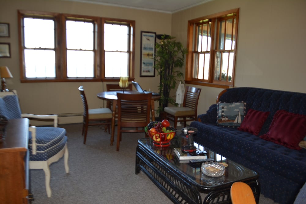 Chateau Country Inn - Property Image 1