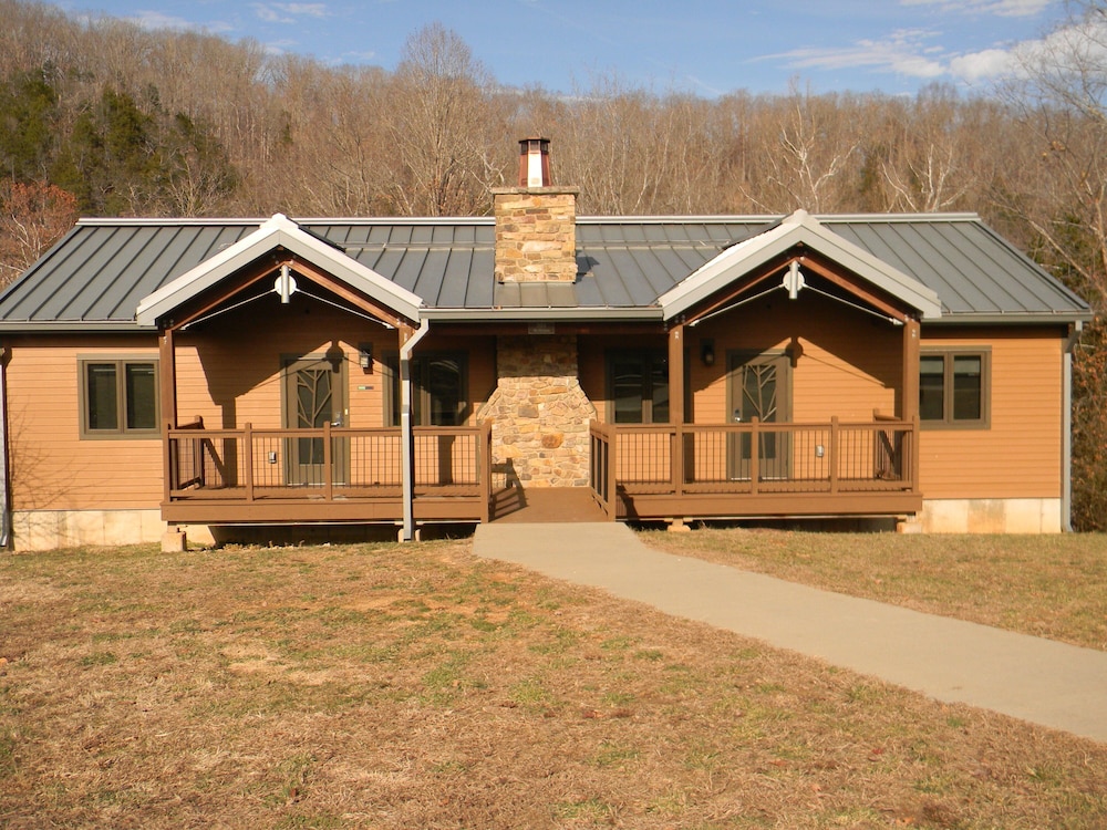 Echo Bluff State Park