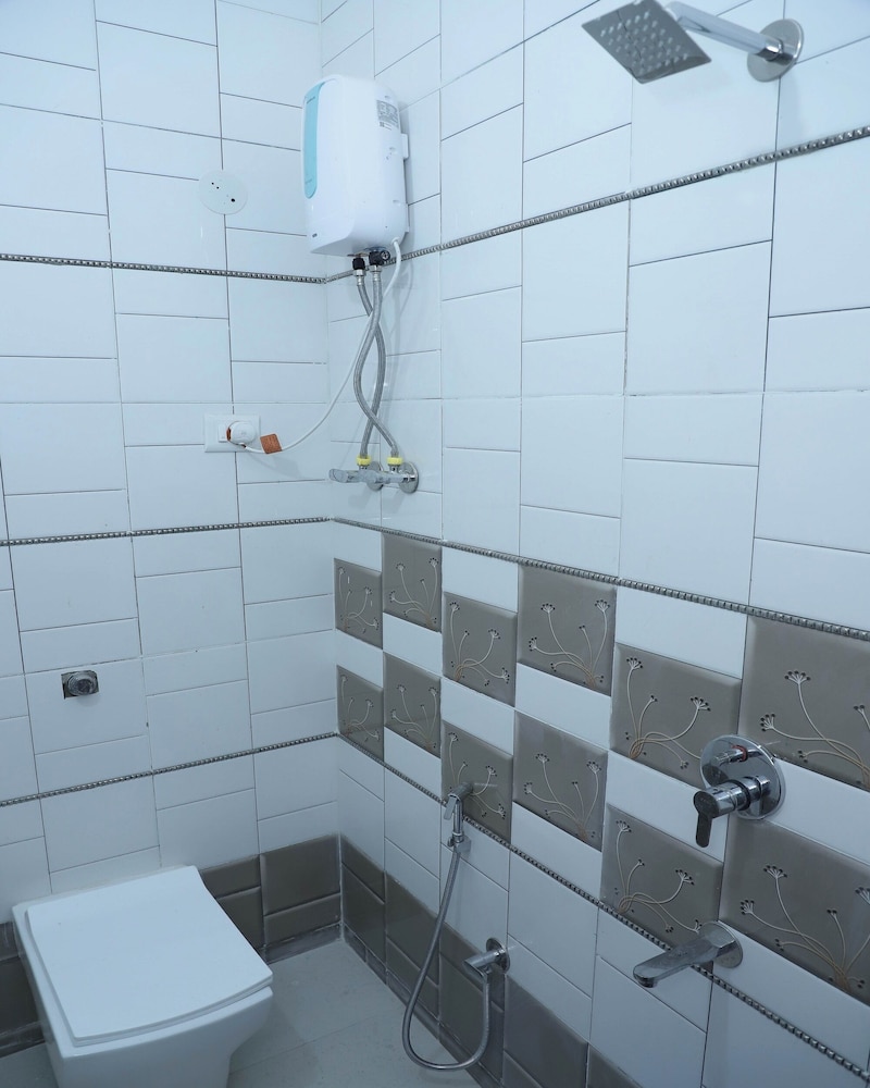 Hotel Devanshri Rooms & Restaurant
