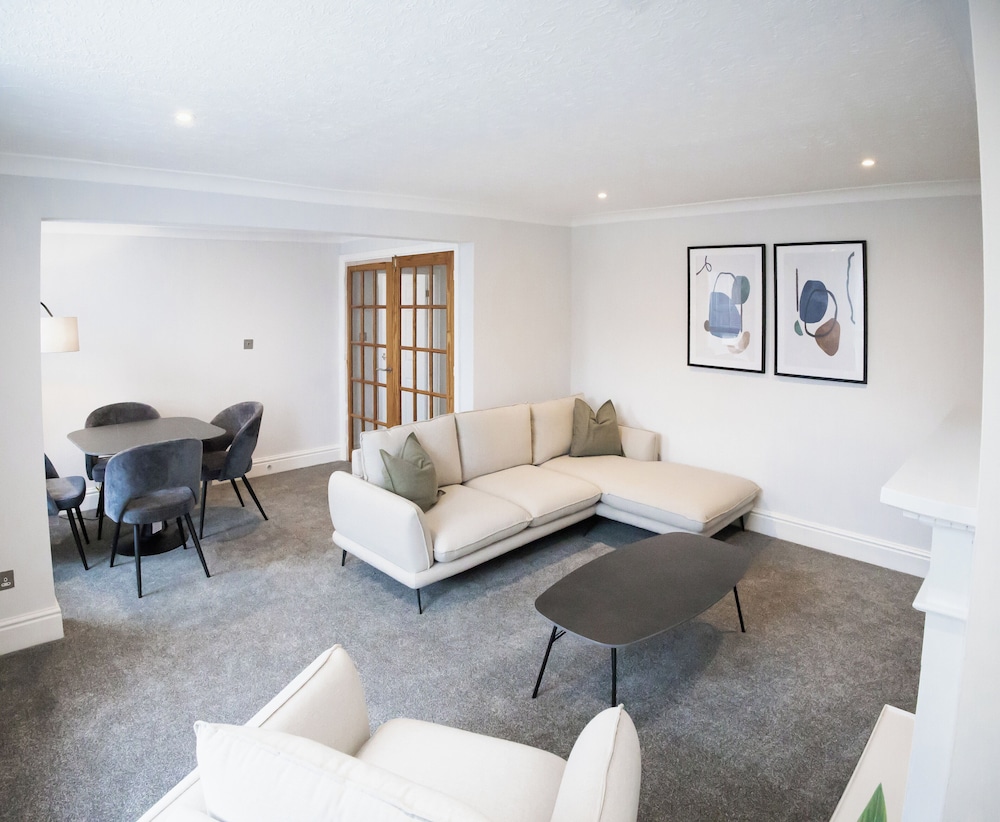 Boughton House Apartments by Guestz
