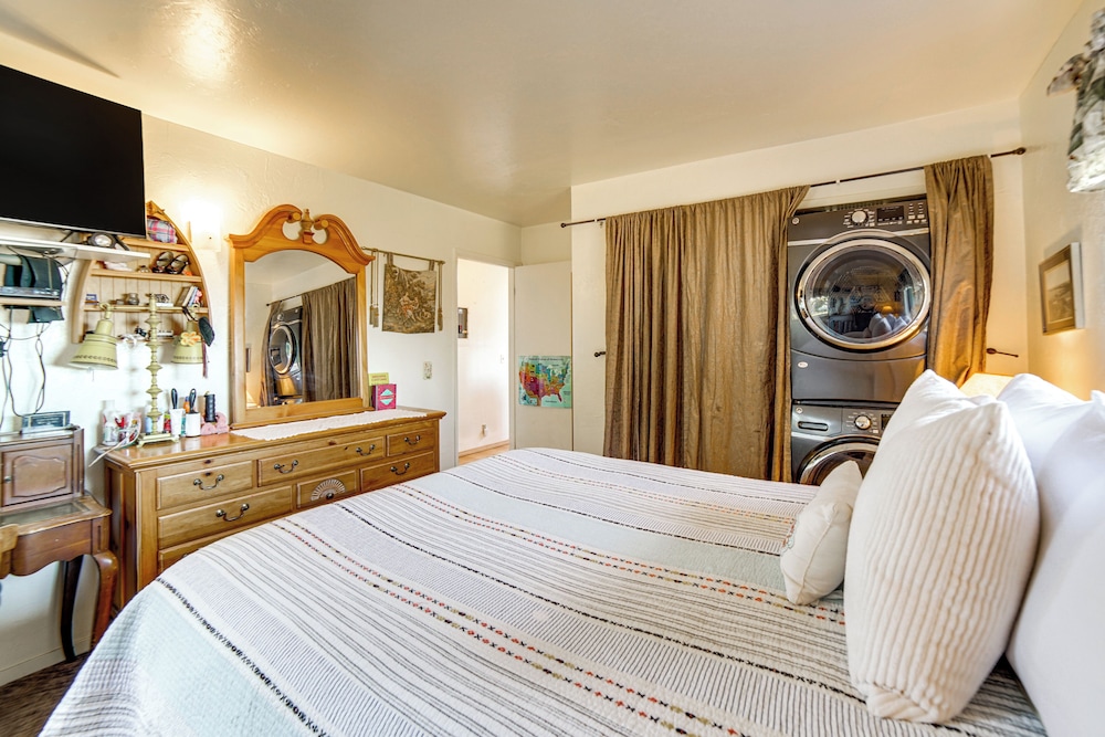 Private Beach Access: Pet-friendly California Gem!