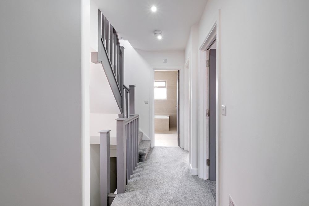 Newly Converted 3 Bed Apt. in Hounslow