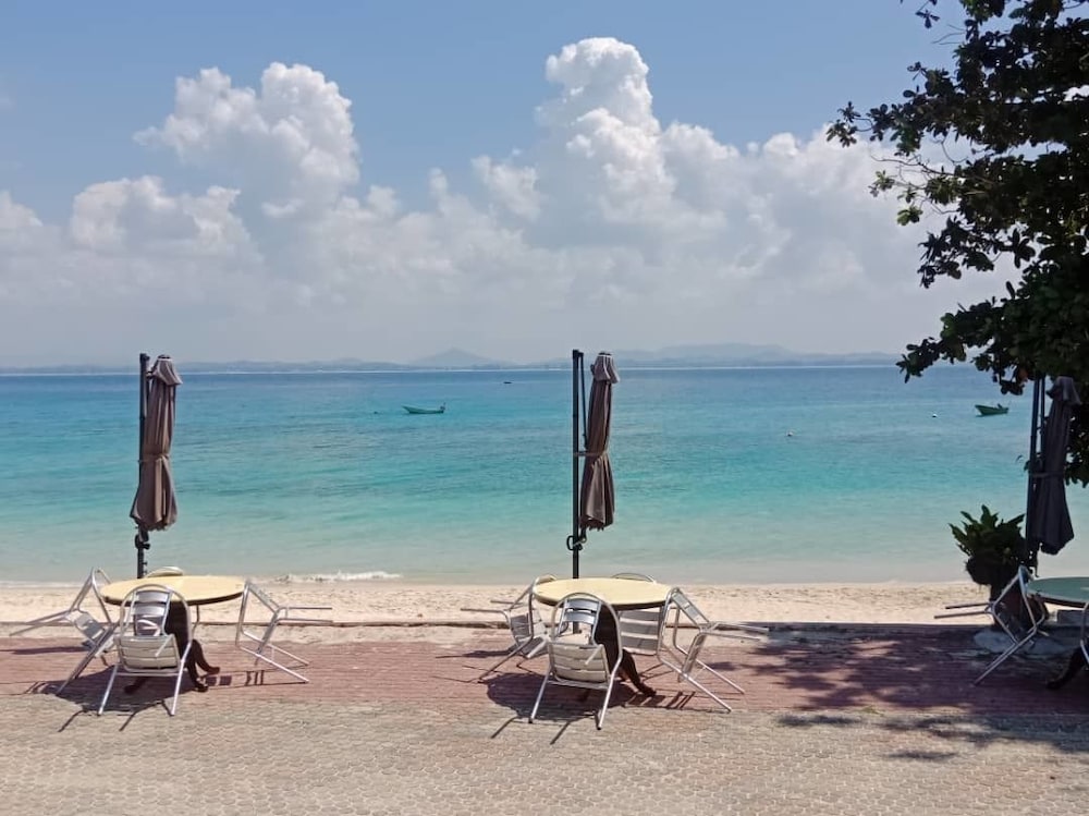 Kapas Island Resort