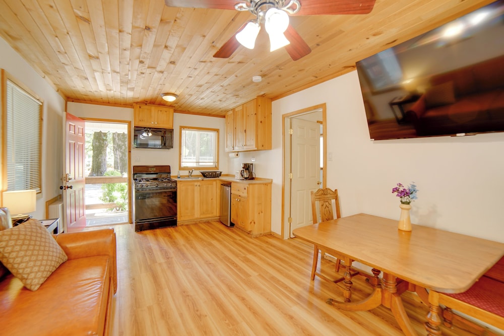Golf, Hike, Sip Wine: Cobb Mountain Cabin w/ Patio