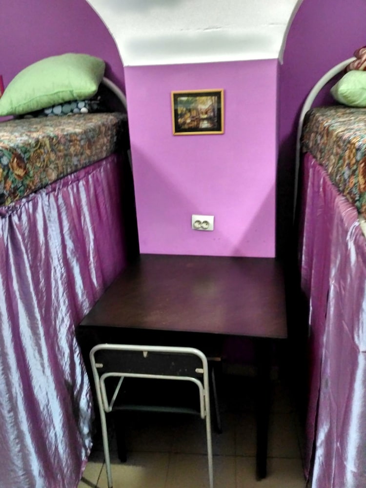 JUNGLE - Hostel