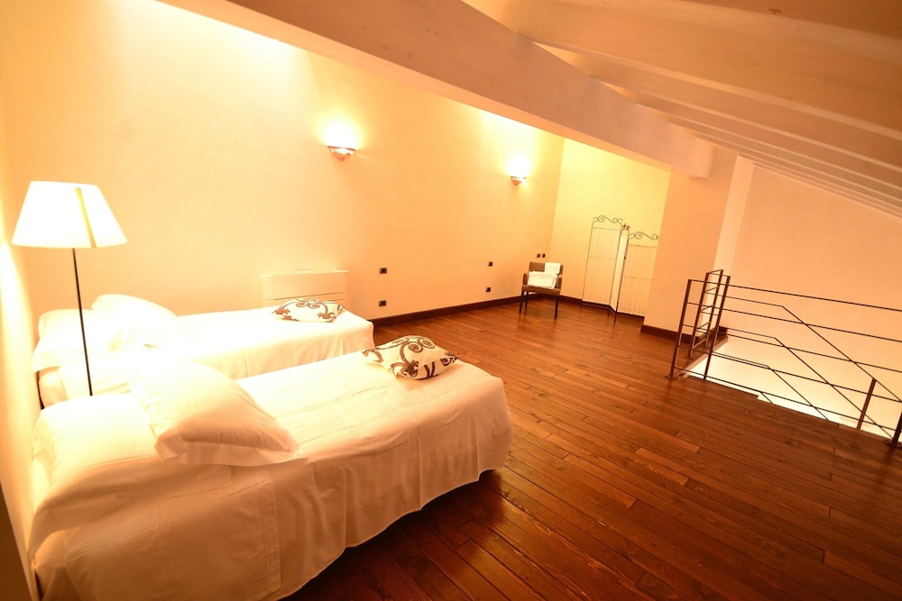 Elegant, Historical Villa with Swimming Pool in Rural Region near Etna view 4