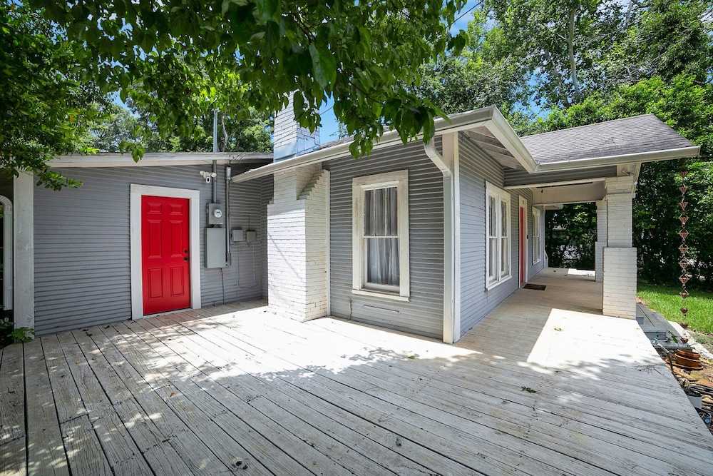 Magnolia House Walk To Festival Park 3 Bedroom Home
