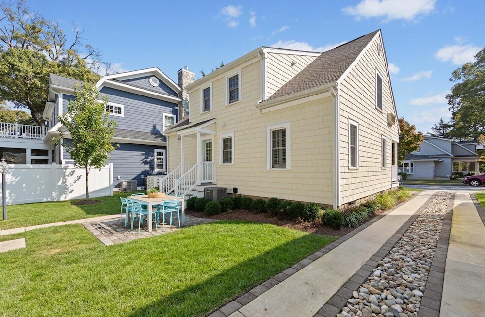 NEW Castle Street 111