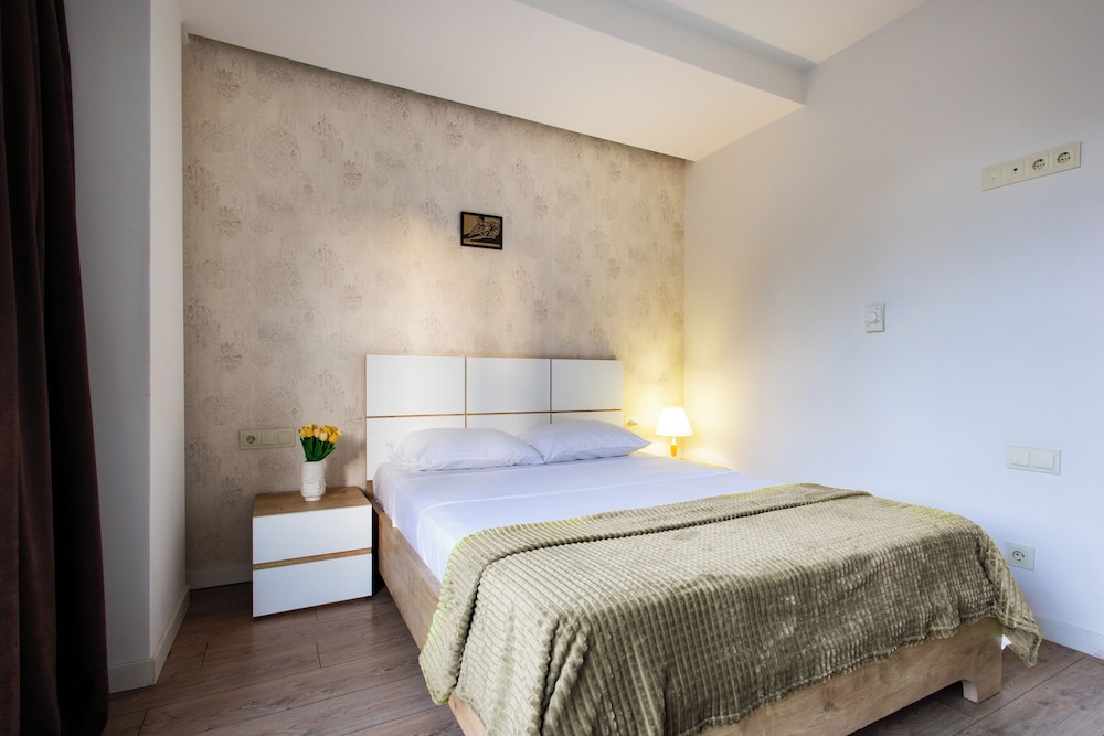 Aparthotel by Luxe Group KO16