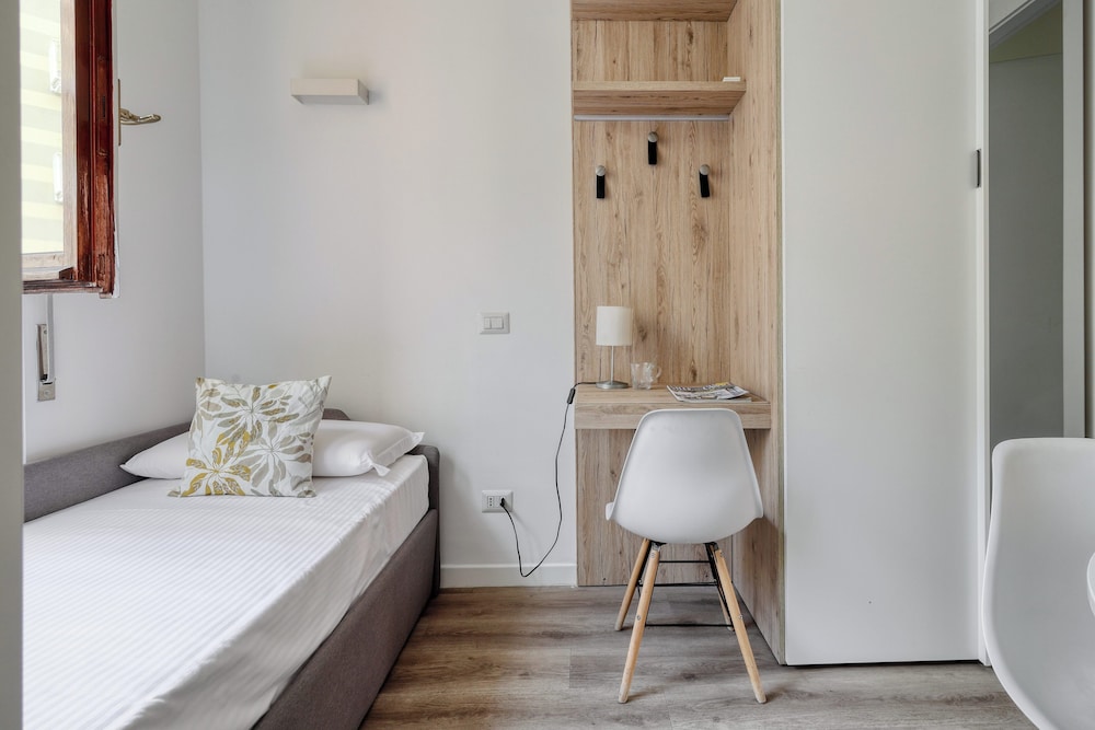 JOIVY Modern Studio for 3