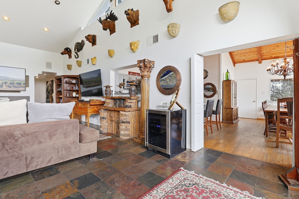 Adventure Alexander Valley Lodge With Pool & Hot Tub 6 Bedroom Villa