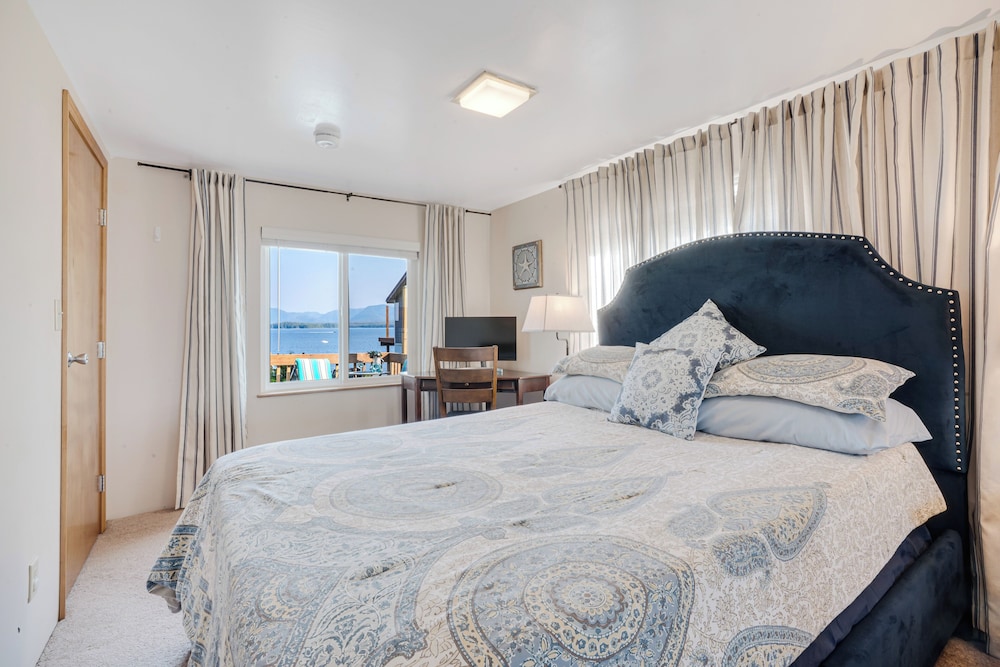 6 Mi to Main St: Oceanfront Cottage in Ketchikan