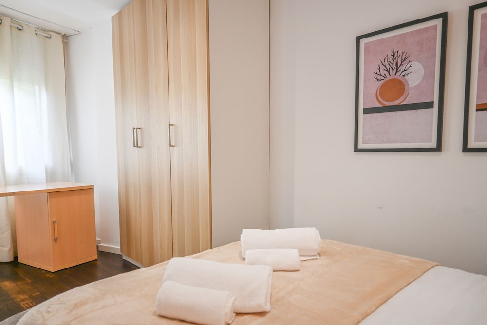 M Sen1692 Amplio Apartamento con Balc n en Calle