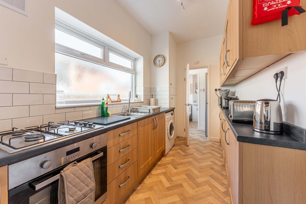 Host Stay Farman Road