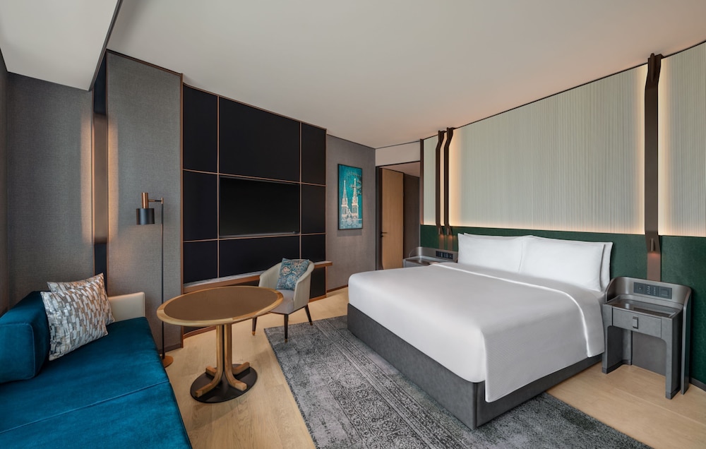 Hilton Saigon 7