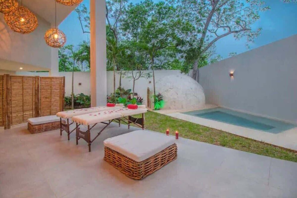 Studio W/private Pool Gym Relaxing Green Areas