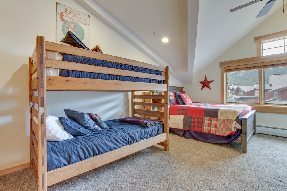 Lovely Big Sky Getaway Near Skiing & Golf! view 4