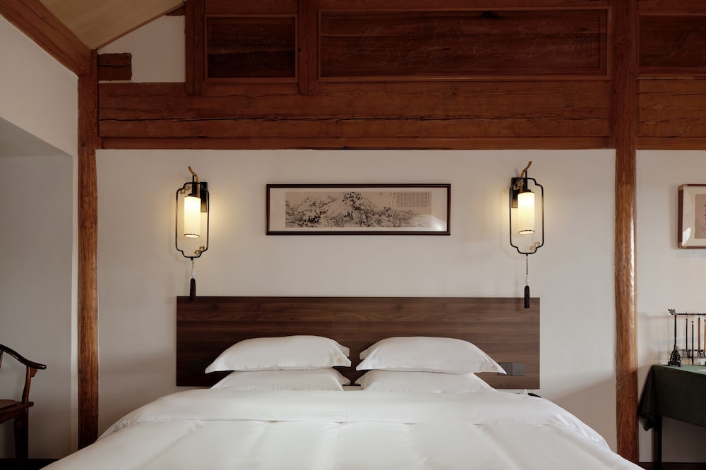 Shaxi Ancient Town Chang Le Li Chinese Courtyard Hotel