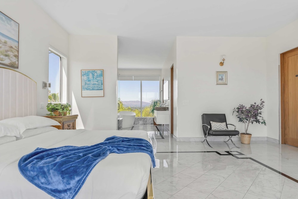 Luxe LA Escape w/ Pool, Views & Game Room Alta Vista Estate by Avantstay