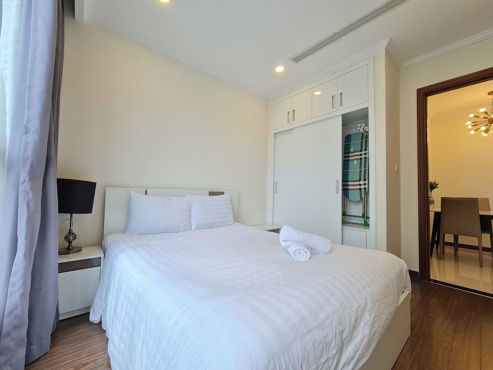 The Aquamarine Landmark Suites - Poolside Access at L4B
